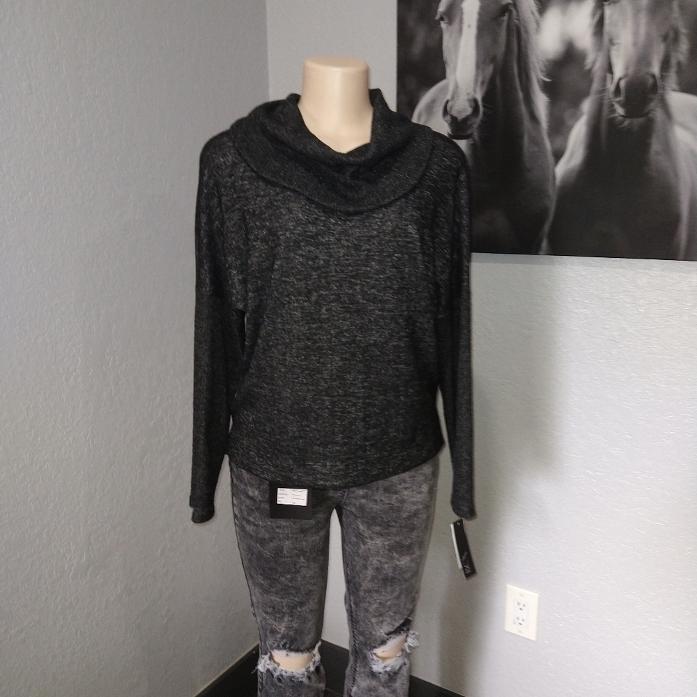 Long sleeves sweater shirt